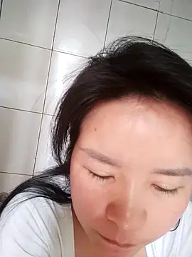 Ivy Trix2 online show from March 23, 2:04 am