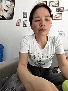 Ivy Trix2 online show from April 2, 2:31 am