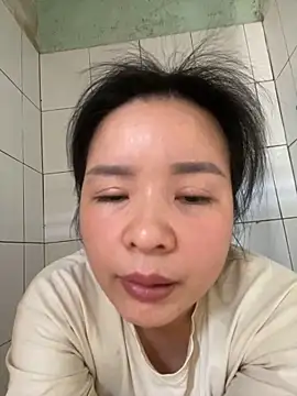 Ivy Trix2 online show from April 22, 3:31 am