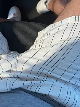 portostrip online show from April 8, 1:55 pm