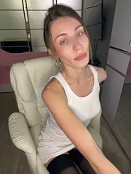 SofieLund online show from April 19, 3:55 pm