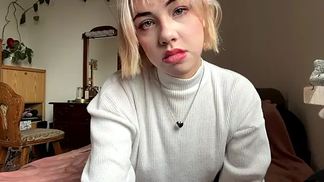 AmyTorry online show from March 15, 7:25 am