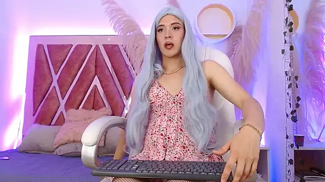 Evelyn Thomas online show from February 27, 7:36 pm