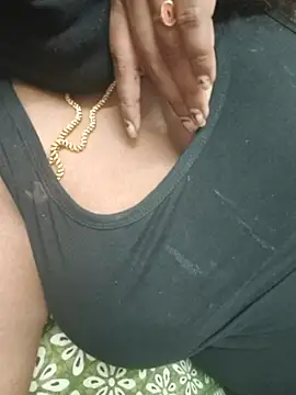 hotbabyyC online show from February 25, 7:34 pm