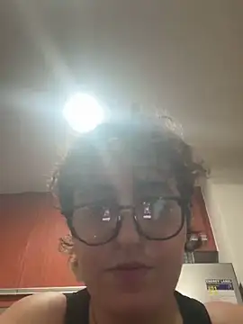 yassiestar online show from March 4, 5:19 pm