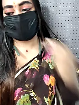 Snapshot of Cutie_Nila chatting on May 16, 5:48 am Cutie Nila online show from May 16, 5:48 am