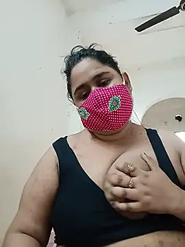 Snapshot of diyadey chatting on July 5, 10:44 am diyadey online show from July 5, 10:44 am