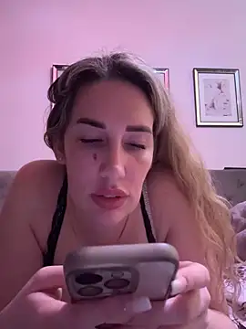 JuliaPrivat online show from March 8, 2:04 am