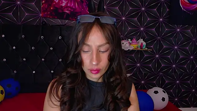Snapshot of Miis_Beella chatting on July 9, 12:53 pm Miis Beella online show from July 9, 12:53 pm