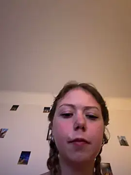 Julia-Stegner online show from March 7, 8:39 pm