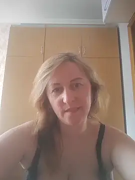 ChristinaYork online show from April 22, 1:01 pm