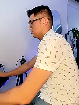 ritzabeth daniel online show from March 5, 2:40 am