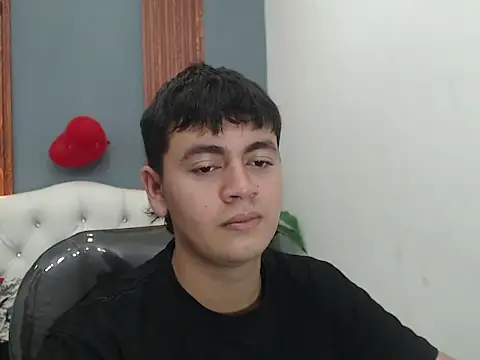 Thiago saenzz online show from March 7, 5:43 pm