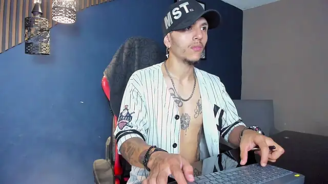 DanteLuxx online show from March 10, 3:00 am