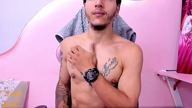 DanteLuxx online show from April 10, 3:45 am