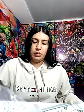 charlottte wh online show from April 21, 10:10 am