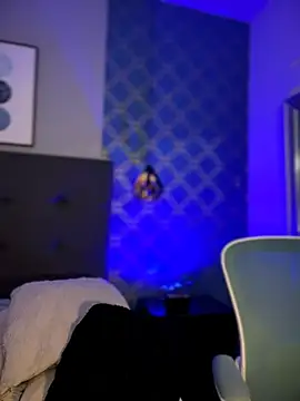 LilyBauer online show from April 21, 1:42 am