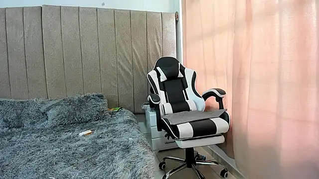 pipe hot04 online show from April 18, 7:58 pm