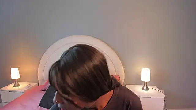 zoepinkett online show from April 27, 3:26 am