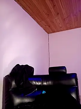 agathamoont online show from February 28, 1:34 pm