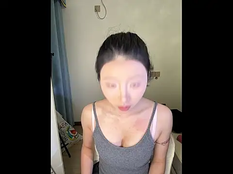 Y--F--LOVE online show from April 8, 3:56 pm