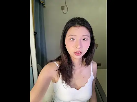 Y--F--LOVE online show from April 25, 1:41 pm