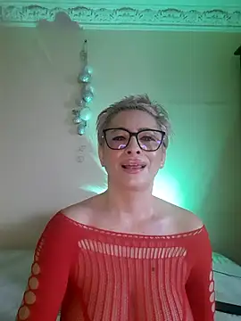 LunaBlaise online show from March 20, 8:08 am