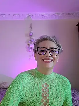 Snapshot of LunaBlaise chatting on May 6, 7:24 am LunaBlaise online show from May 6, 7:24 am
