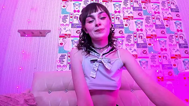 EvaxMuse online show from March 6, 9:44 pm