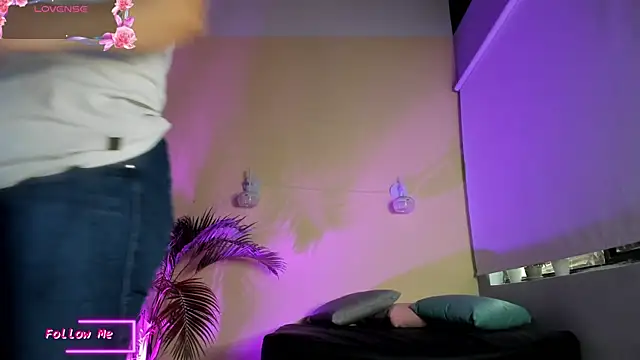  VALERIAGOMEZ online show from April 21, 12:00 pm