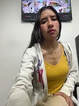 LilyRossi  online show from May 4, 1:07 pm
