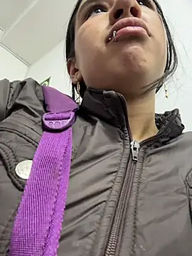 Snapshot of LilyRossi_ chatting on July 17, 12:34 pm LilyRossi online show from July 17, 12:34 pm