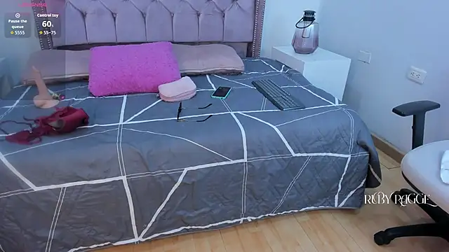 RubyRagge online show from April 22, 10:28 am