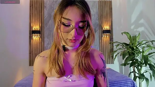 Melodylanee online show from April 21, 11:05 am