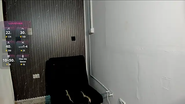 CharlotteKing8 online show from March 6, 11:39 am