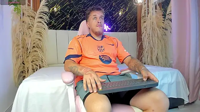 keane lee  online show from March 24, 7:19 pm