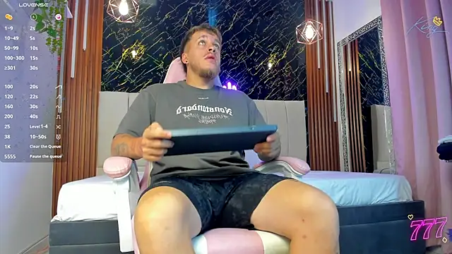 keane lee  online show from April 24, 12:07 pm