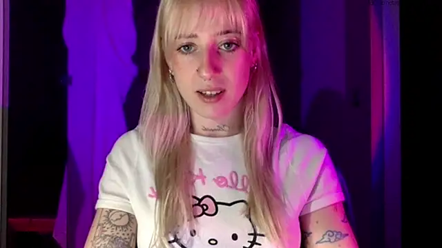 Snapshot of EmmyWet chatting on May 22, 5:29 pm EmmyWet online show from May 22, 5:29 pm