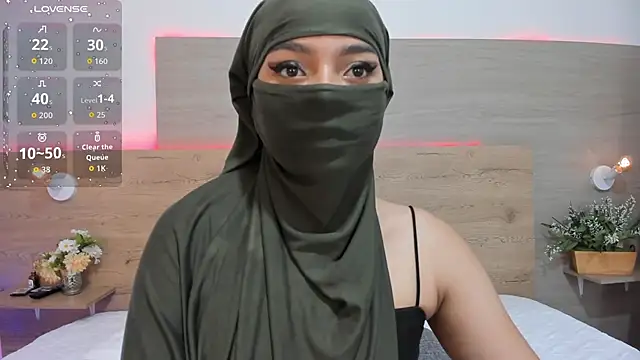  jennaa online show from April 21, 8:12 pm