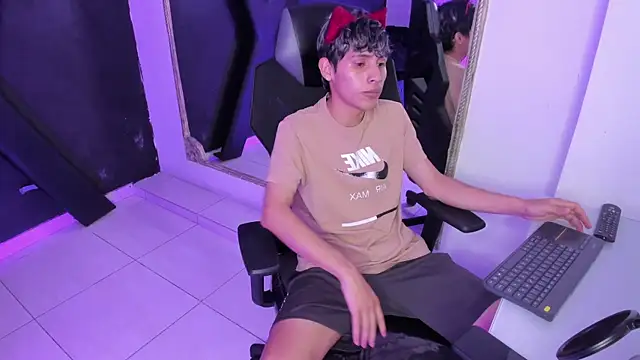 DeilanWolf online show from March 3, 4:18 am