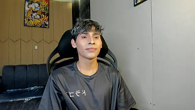 DeilanWolf online show from March 7, 4:42 am