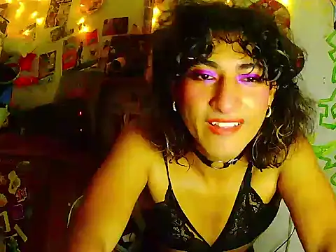 RAMONA TIJERAX online show from July 11, 9:16 pm