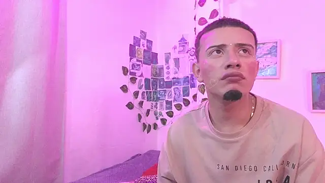 DayandDesire online show from April 6, 2:31 am