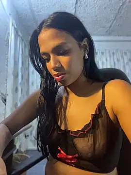 Snapshot of FlorSalvaje_ chatting on May 15, 12:39 am FlorSalvaje online show from May 15, 12:39 am