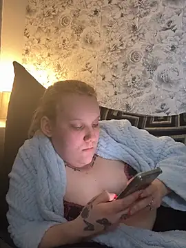 SassieBlondie online show from March 3, 6:03 pm