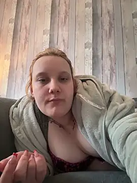 SassieBlondie online show from March 4, 10:43 am