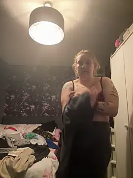 SassieBlondie online show from March 5, 12:28 am