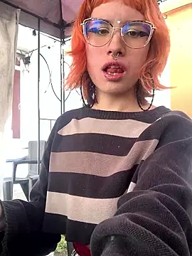 Alice Hecate online show from March 7, 1:30 pm