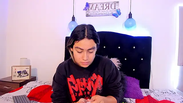 katyy b online show from March 6, 1:18 pm