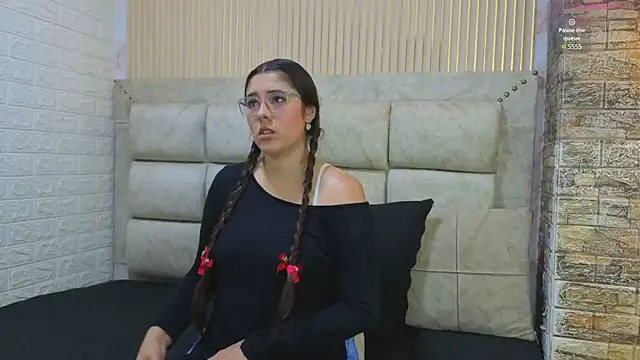 ElisVega online show from April 14, 7:42 pm